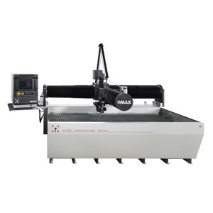 máquina de corte com jato de água abrasivo