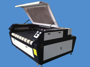 máquina de corte a laser CO2