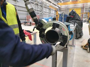 máquina de corte com faca rotativa