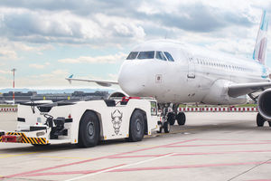 trator de aviões 1