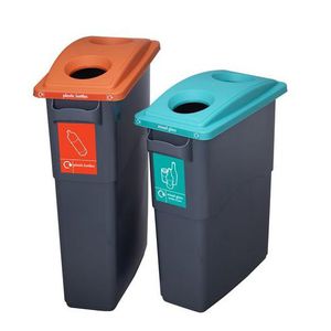 lixeira em material plástico