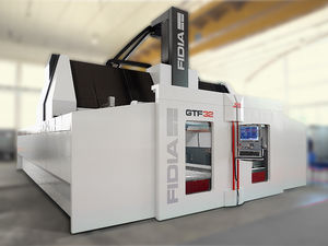 centro de usinagem CNC de 5 eixos
