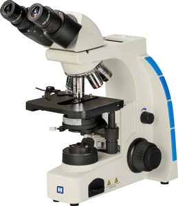 microscópio óptico