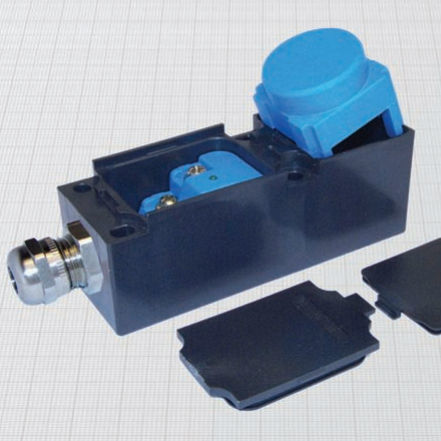 Sensor de proximidade indutivo - DCP/4700A - BDC ELECTRONIC S.r.l. - eletromagnético / retangular / NAMUR