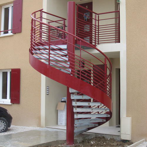 Escada fixa em caracol - INDUS - JK TECHNIC - metálica / com barras de segurança / de obras