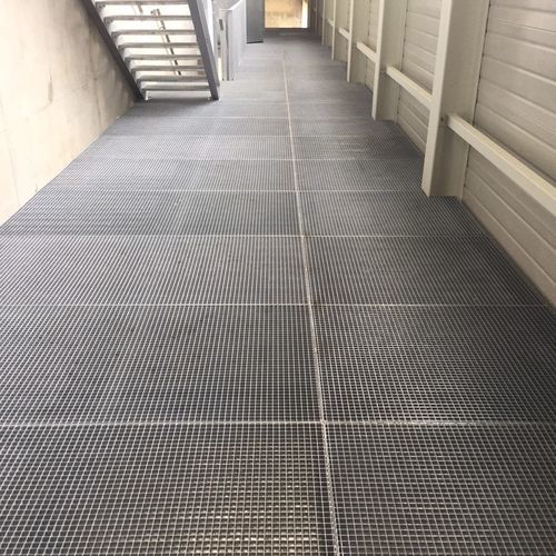 Grade de piso em alumínio - FULL - JK TECHNIC - em aço galvanizado / em aço inoxidável / metade em ferro