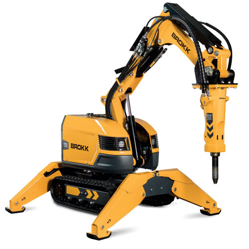 Robô de demolição com controle remoto - BROKK 170 - Brokk - compacto / para a indústria nuclear