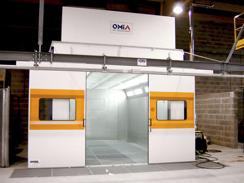Túnel de lavagem por aspersão - OMIA - com transportador aéreo / para tratamento de superfícies
