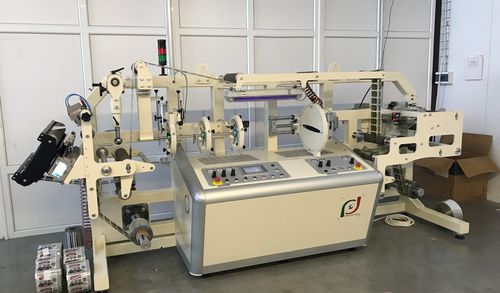 Confeccionadora de rótulos termoencolhíveis em OPS - TBR2 START - FADA ITALIA SRL - em PET / em PVC / aplicação de cola hot melt