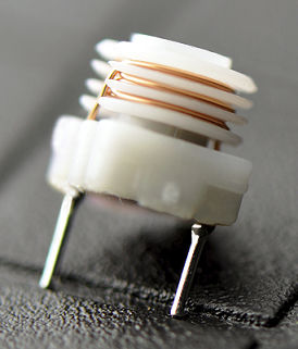 Indutor RF - 5SQ series - Frontier Electronics, Corp. - sintonizável / tipo through hole