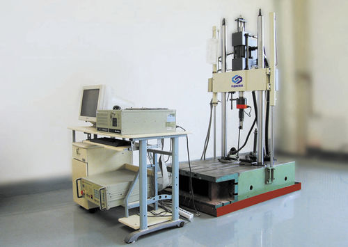 Máquina de ensaio de fadiga - Sinotest Equipment Co.,Ltd - de amortecedor / hidráulica