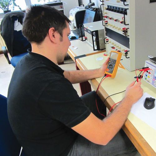 Calibrador para instrumentos de medição elétrica - KONCAR - Electrical Engineering Institute Inc. - de corrente / de tensão / de potência