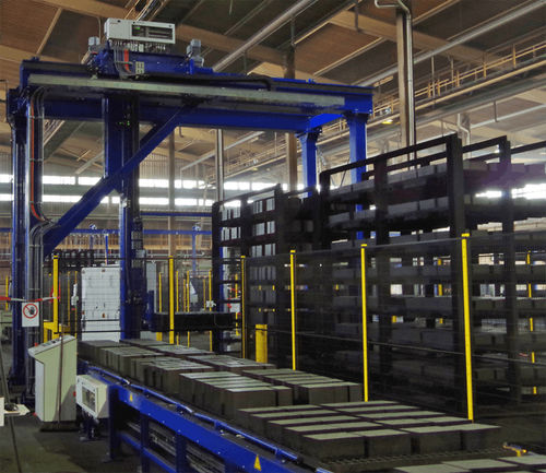 Sistema de transporte de corrente - MINDA Industrieanlagen GmbH - de rolos motorizados / industrial