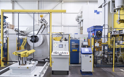Linha de alimentação de prensa para processo de corte fino - ARKU Maschinenbau GmbH - compacta / metálica