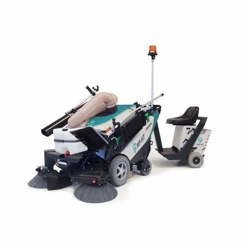 Varredeira para operador a bordo - MAX WIND series - MP-HT SRL - elétrica / para ambiente externo / para via pública