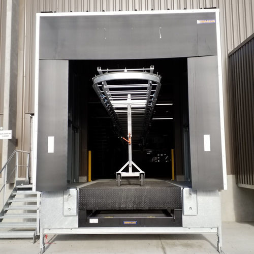 Doca de carga com transportador aéreo - CMAT