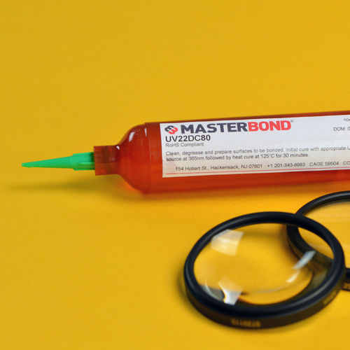 Cola de polimerização com UV - UV22DC80-1 - Master Bond - epóxi / para metais / para plástico