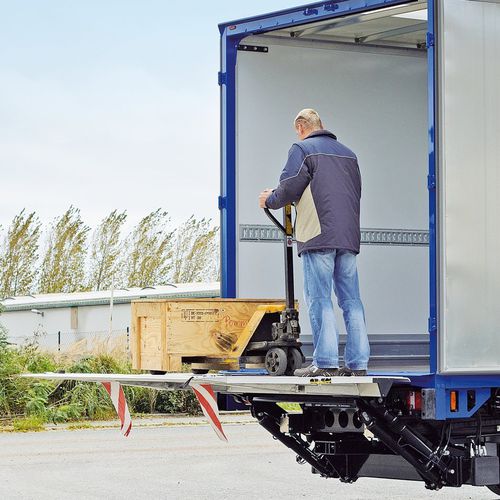 Plataforma elevatória veicular retrátil - MBB R 1000 S - Palfinger - para caminhão