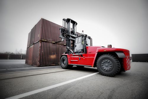 Empilhadeira com motor de combustão - DCF180–520 - Kalmar - para operador sentado a bordo / de 4 rodas / para cargas pesadas