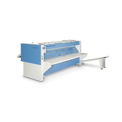 Máquina dobradeira de tecidos - CFM. II - Kannegiesser
