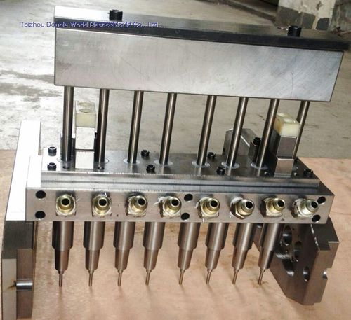 Molde de injeção-sopro com múltiplas cavidades - DDW-IBM-4 - Taizhou Double World Plastic&Mould Co., Ltd. - para a indústria de embalagem