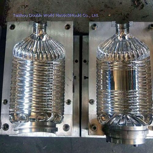Molde de sopro com múltiplas cavidades - DDW-BM100 - Taizhou Double World Plastic&Mould Co., Ltd. - para garrafas PET / para a indústria de embalagem / para a indústria aeronáutica