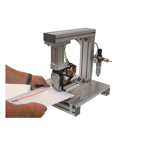 Máquina grampeadora pneumática - TGR 1/C 13 -26 - MEZGER Heftsysteme - para caixas de papelão / de mesa