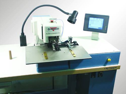 Máquina de costura de ponto cadeia - S-4000 ISBH Indexer SM - AMF Reece CR, s.r.o. - para punhos de camisa / caseadeira / fixa