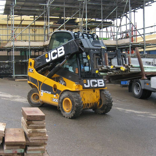 Manipulador telescópico a diesel - 30D - JCB - de longo alcance / compacto / porta-contêiner