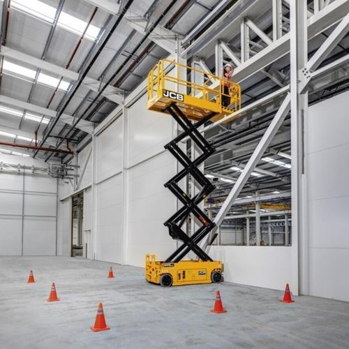 Plataforma elevatória tipo tesoura móvel - S3246E - JCB - com rodas / autopropelida / elétrica