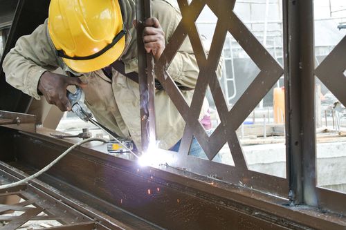 Soldagem de aço - ADAM FABRICATION - inox / ferro / alumínio