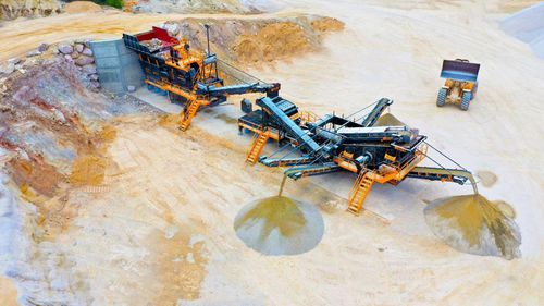 Planta de britagem e de peneiramento de mandíbulas - MCK-110 - Fabo Crushing Screening & Concrete Plants - móvel / secundária / para rochas duras