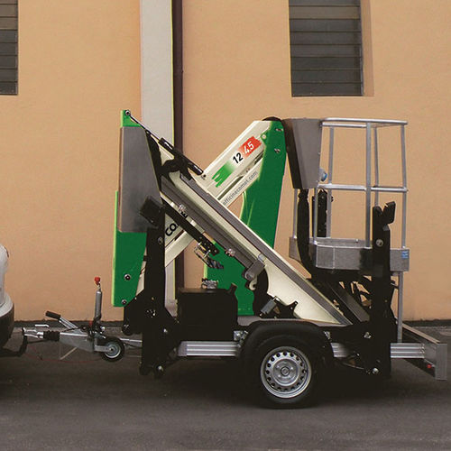 Plataforma elevatória articulada montada em carreta - X TRAILER 12 - CO.ME.T. Officine - elétrica / hidráulica / para ambiente externo
