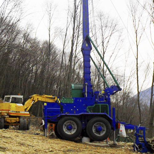Sistema de cabos aéreos para extração de madeira em subidas e descidas - TG SL “SPEEDY LINE” - greifenberg teleferiche - montado em trator