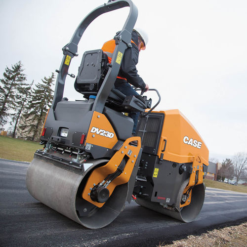 Rolo compactador vibratório - DV23E - Case - tandem / articulado