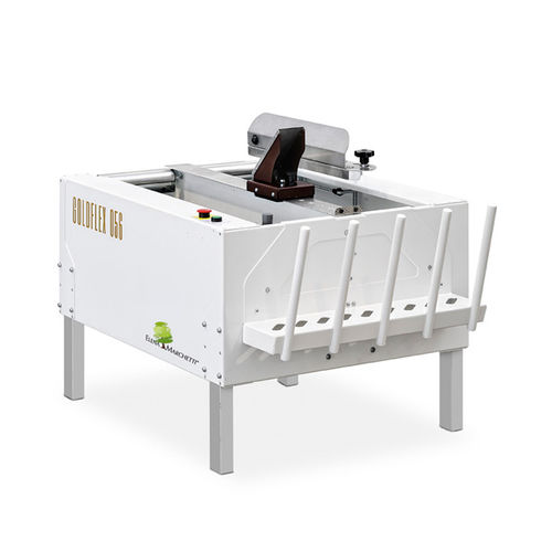 Formadora de caixas semiautomática - GOLDFLEX 056 - MARCHETTI PACKAGING S.r.l. - fita adesiva / pneumática / para a indústria alimentícia