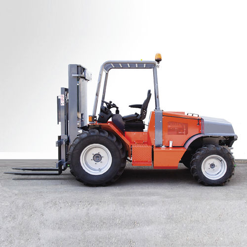 Empilhadeira a diesel - SIRIO 27.4 - Babini Giorgio SRL - para operador sentado a bordo / de movimentação / de 4 rodas