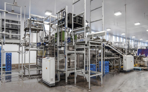 Sistema de esvaziamento para a indústria alimentícia - ICOEL S.r.l. - de caixa