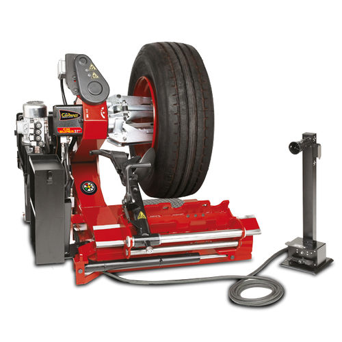 Desmontadora de pneus para caminhão - CM SUPER - Cormach S.r.l. Correggio Machinery - para ônibus / automática / horizontal