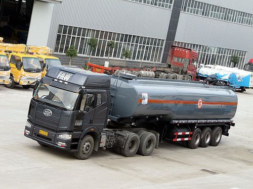 Semirreboque tanque - CLW9400GHYC - CLW GROUP - para equipamento industrial / para transporte de produtos perigosos / com 3 eixos