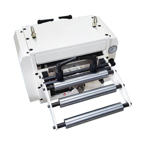 Alimentador de rolos - RNC series - MAYFLAY Machinery (Huizhou) Co., Ltd. - pneumático / por via mecânica / com servoacionamento