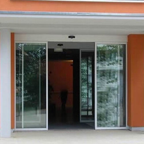 Porta de correr - Shen Zhen Hui Trade Industry Co., Ltd. - de alumínio / para ambiente externo / automática