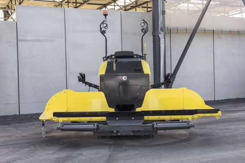 Pavimentadora de asfalto - BF 200 C-2  - BOMAG - de alimentação