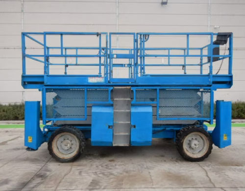 Plataforma elevatória tipo tesoura autopropelida - AZ 11812-V33145 - AZ RAMP - a diesel