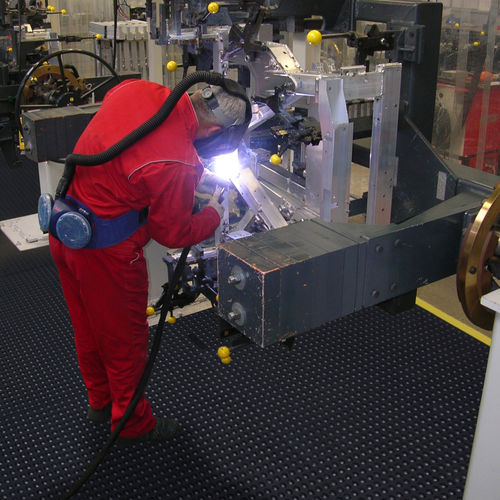 Tapete anti-fadiga - 465 SkyWalkerHD™ Nitrile FR - Justrite Safety Group - modular / em borracha nitrílica / para aplicação de soldadura