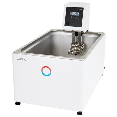 Banho termostático de temperatura constante - Alpha A 24 - LAUDA DR. R. WOBSER GMBH & CO. KG - com circulação / automático / aquecido