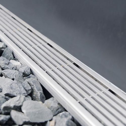 Calha de piso em aço inoxidável - Balcony-Line CS - Blanke Systems - em aço galvanizado / de fenda