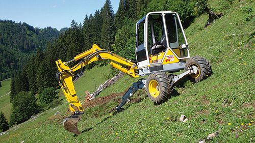 Escavadeira de médio porte - A20 - Menzimuck - de rodas / a diesel / tipo aranha