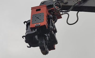 Equipamento para cravação de postes por vibração - ALL-KOR Co