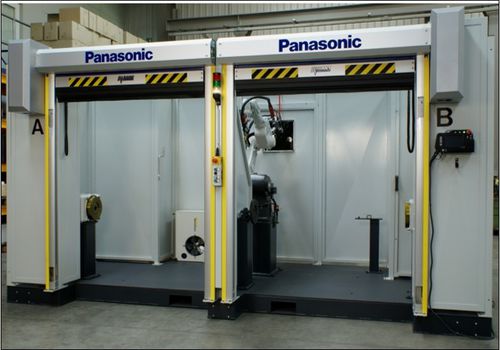 Célula robotizada de soldagem por arco - PerformArc TT series - Panasonic Robot & Welding system solutions - para centro de usinagem